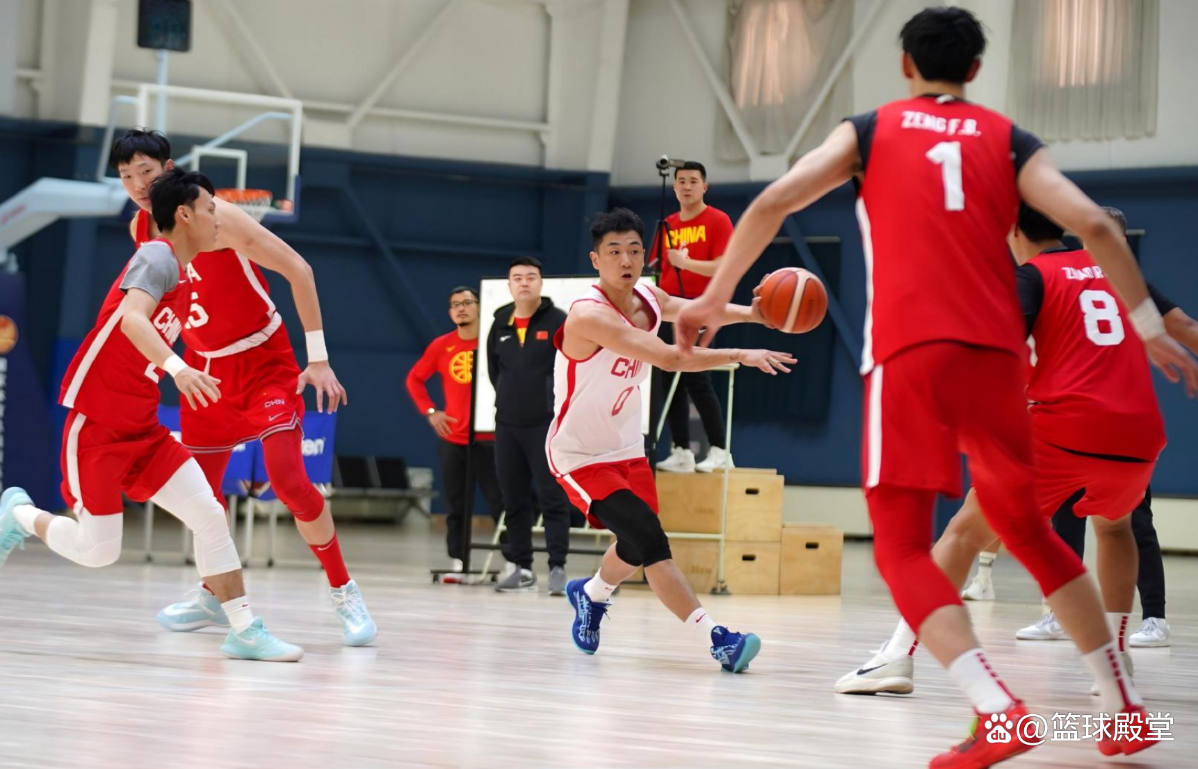 球队备战挑战，迎接比赛充满斗志