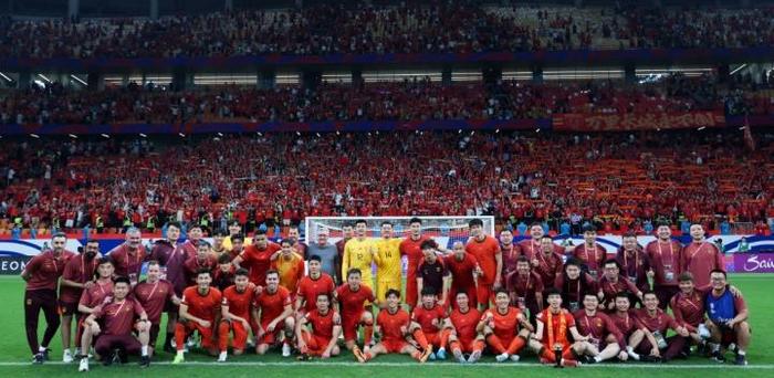 包含国家队取得胜利，晋级比赛下一轮的词条