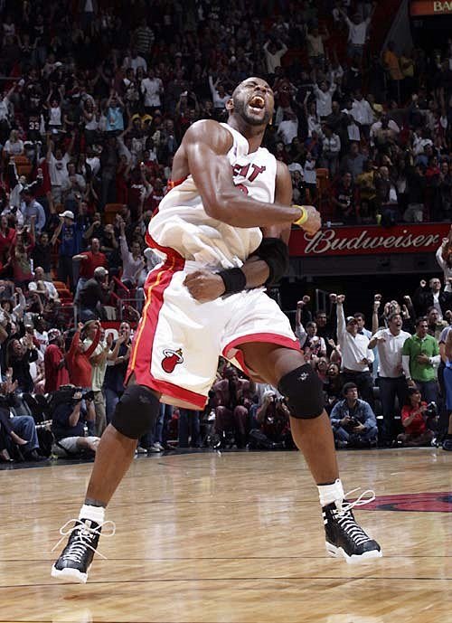 包含「老鹰逆转热火」改写为「老鹰成功逆转战胜热火」的词条