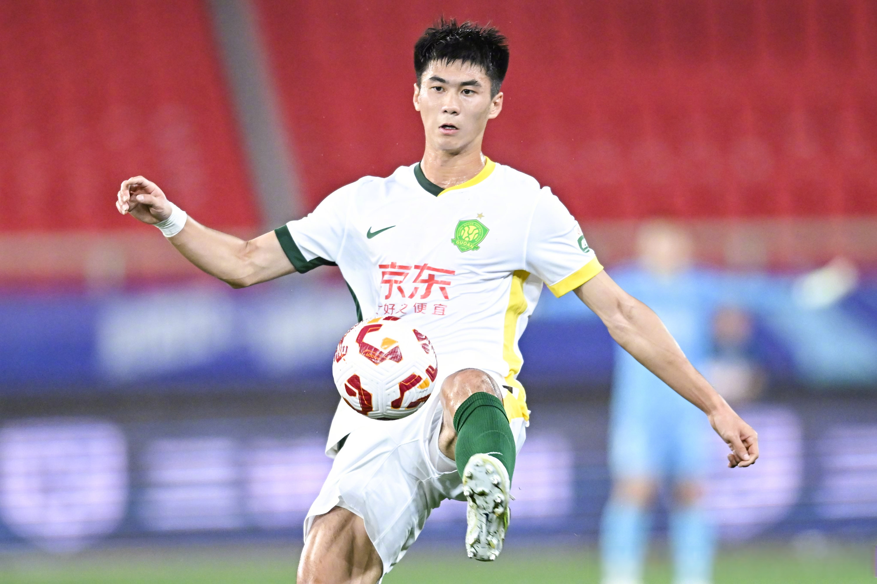 国安客场战平权健，中超排名暂居前列