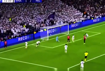 一场欧冠比赛中球队实现逆转胜利