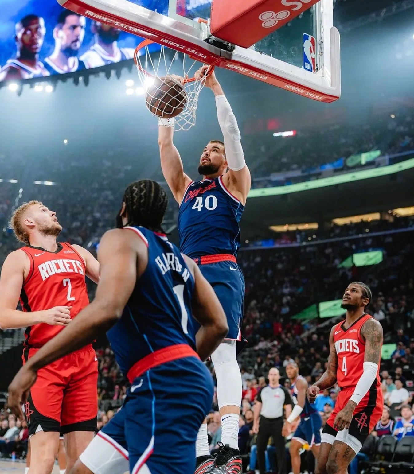 快船战胜森林狼，勇夺三连胜领跑西部榜首